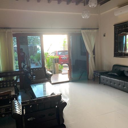 Villa Kenanga In Meninting By The Beach ماتارام المظهر الخارجي الصورة