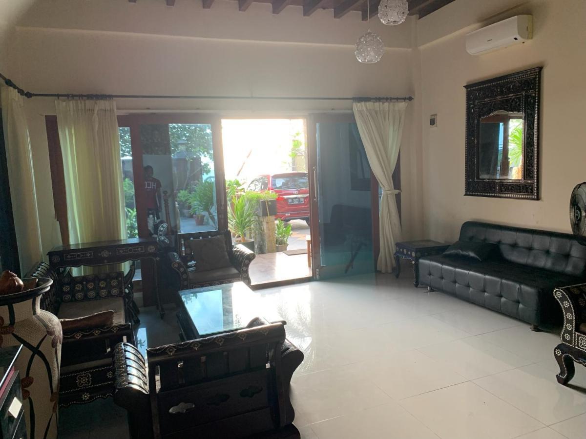 Villa Kenanga In Meninting By The Beach ماتارام المظهر الخارجي الصورة