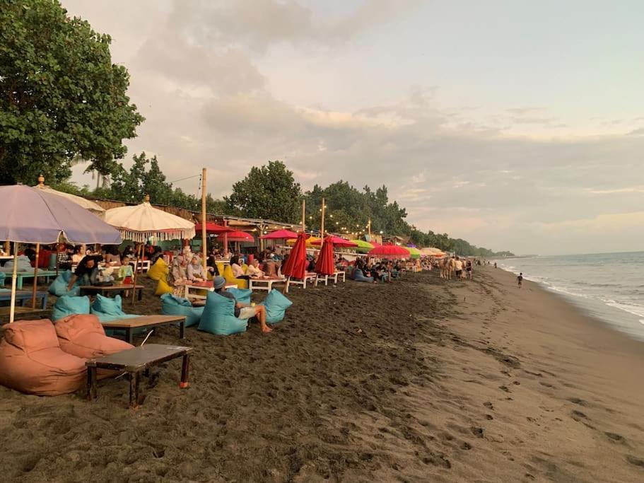 Villa Kenanga In Meninting By The Beach ماتارام المظهر الخارجي الصورة