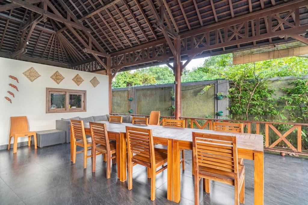Villa Kenanga In Meninting By The Beach ماتارام المظهر الخارجي الصورة