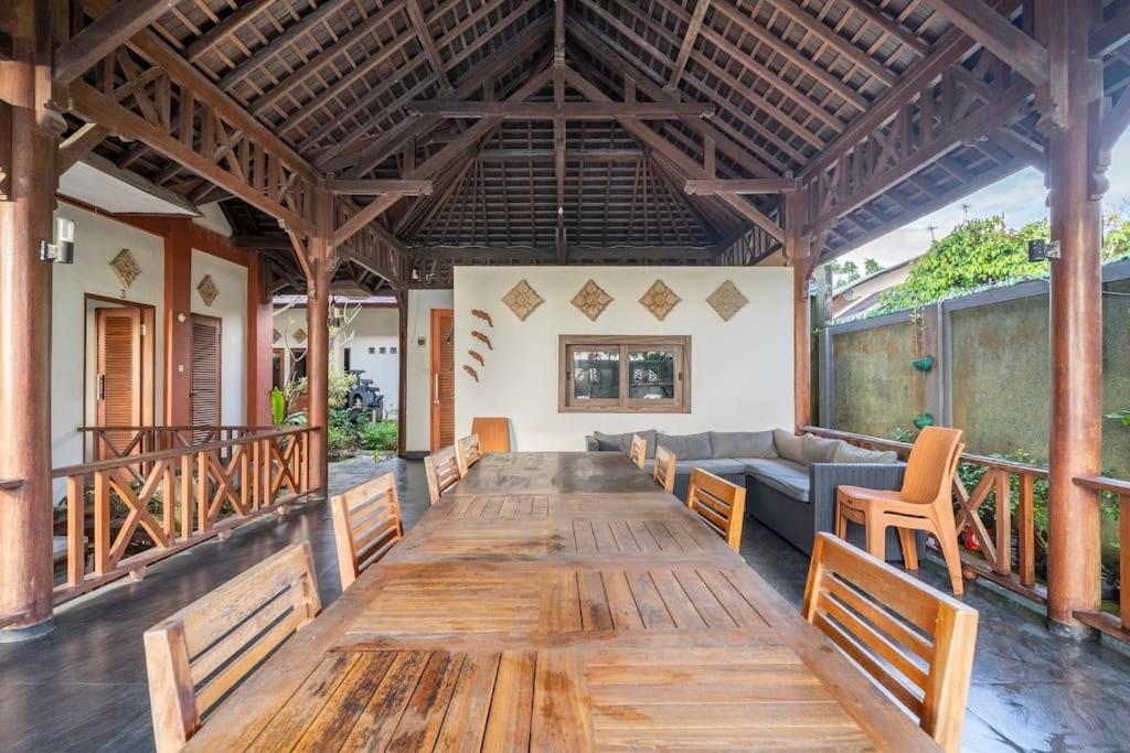 Villa Kenanga In Meninting By The Beach ماتارام المظهر الخارجي الصورة