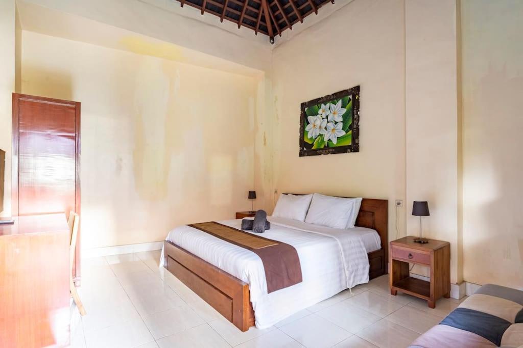 Villa Kenanga In Meninting By The Beach ماتارام المظهر الخارجي الصورة