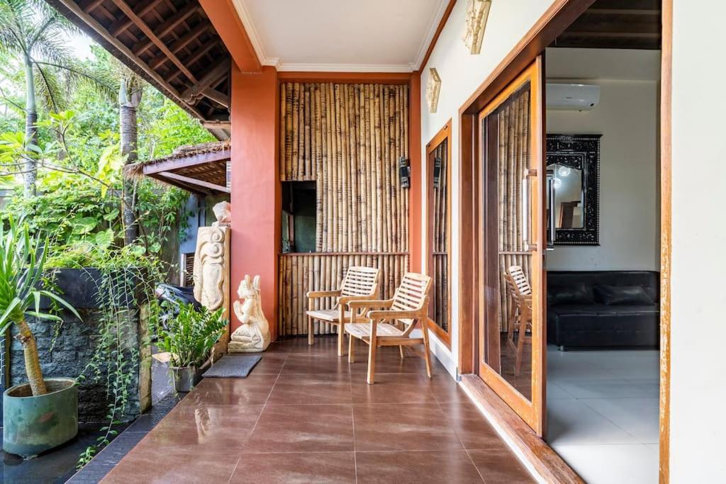 Villa Kenanga In Meninting By The Beach ماتارام المظهر الخارجي الصورة