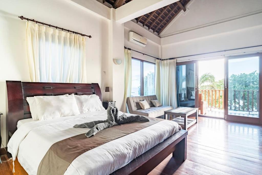 Villa Kenanga In Meninting By The Beach ماتارام المظهر الخارجي الصورة