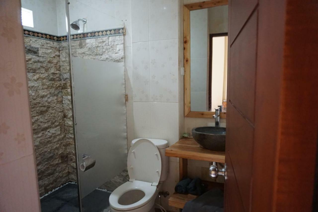Villa Kenanga In Meninting By The Beach ماتارام المظهر الخارجي الصورة