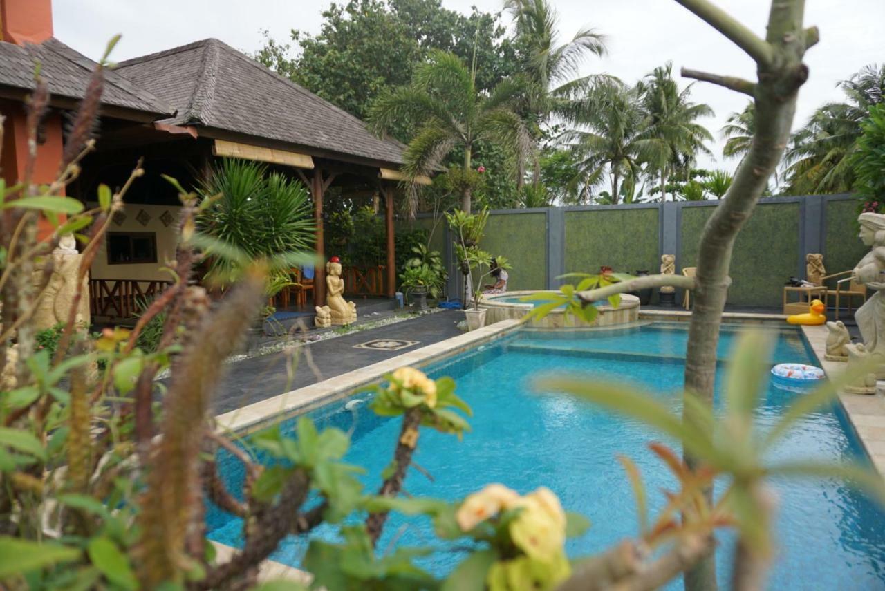 Villa Kenanga In Meninting By The Beach ماتارام المظهر الخارجي الصورة